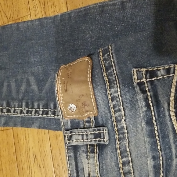 Silver Suki Mid-rise Skinny distressed Size 30/31 - Picture 5 of 9